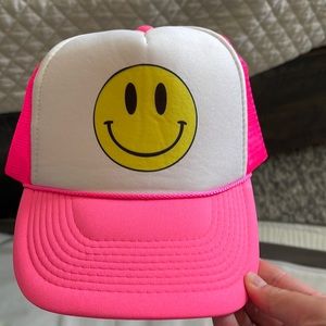 PINK SMILEY TRUCKER HAT